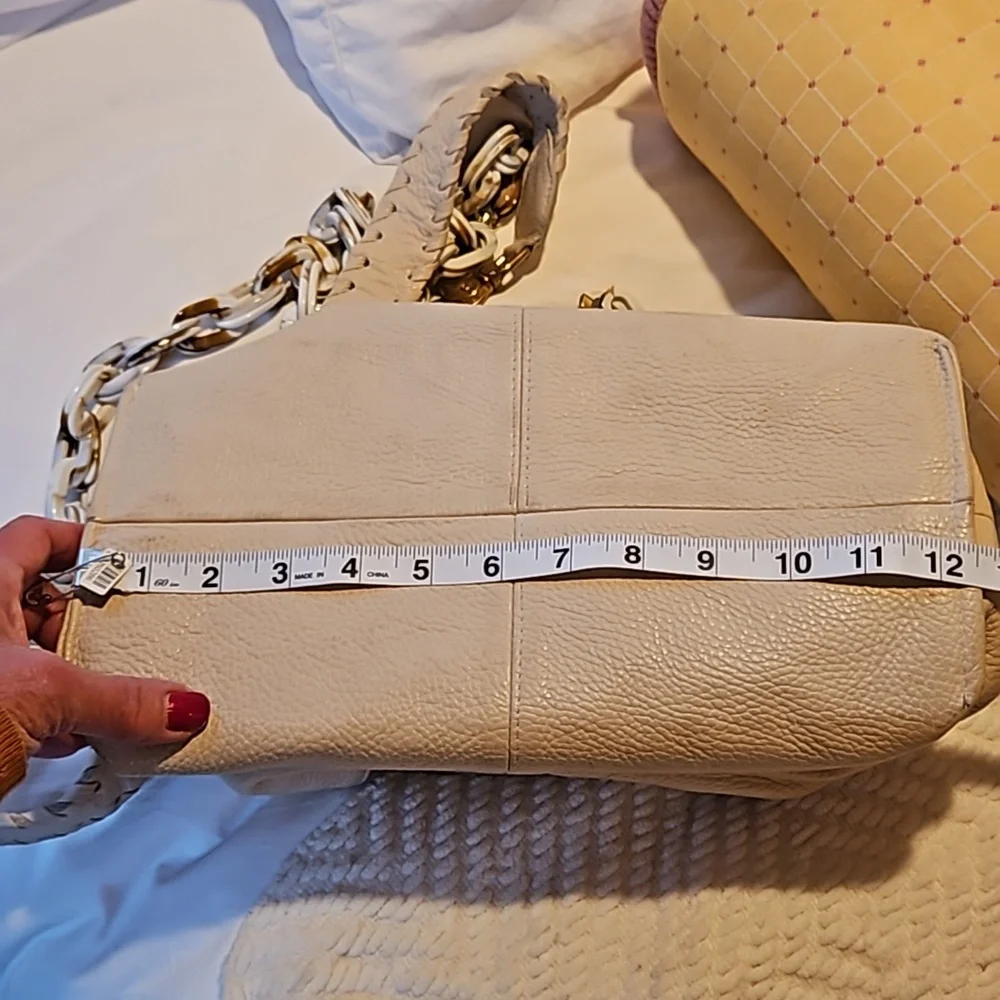 Ivory handbag 12x8x6.5 with three straps. - Picture 8 of 12